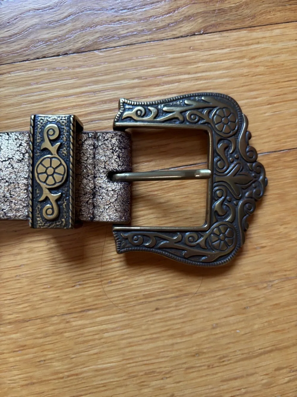Embellished Metallic Brown Floral Buckle Belt